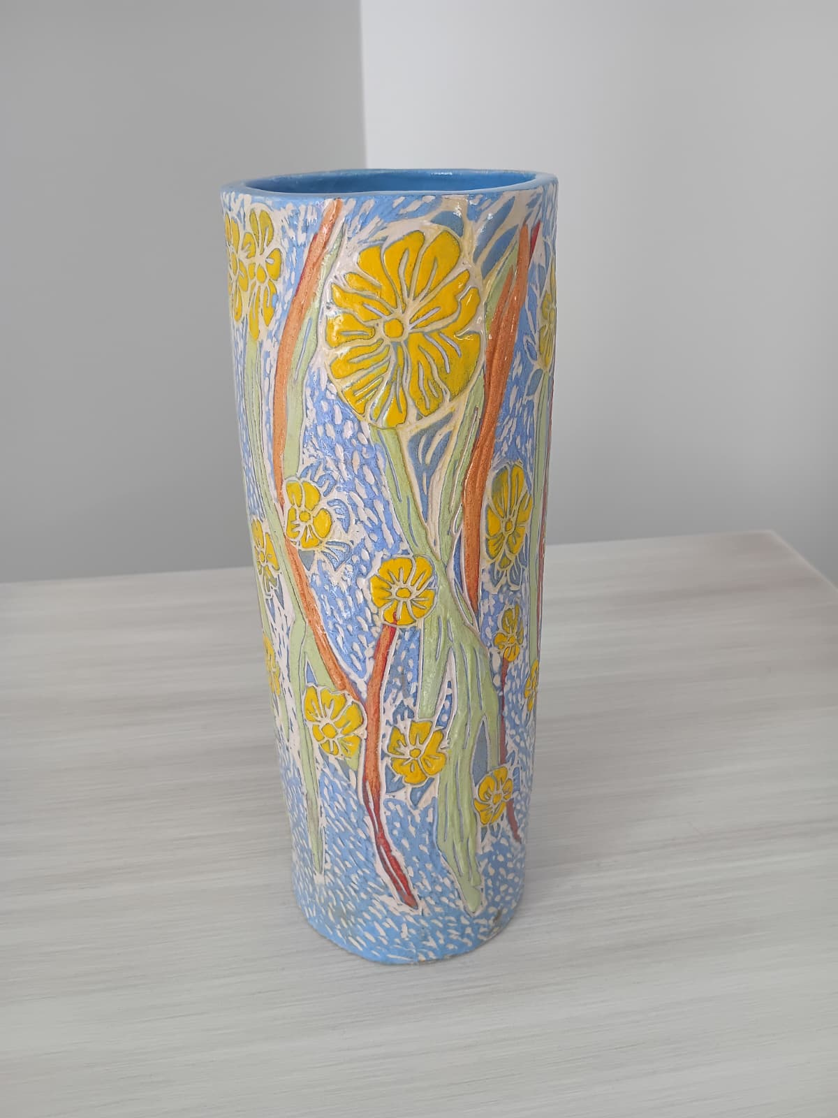 Van Gogh Bahçesi: Sarı Çiçekli & Mavi Dokulu Büyük Vazo